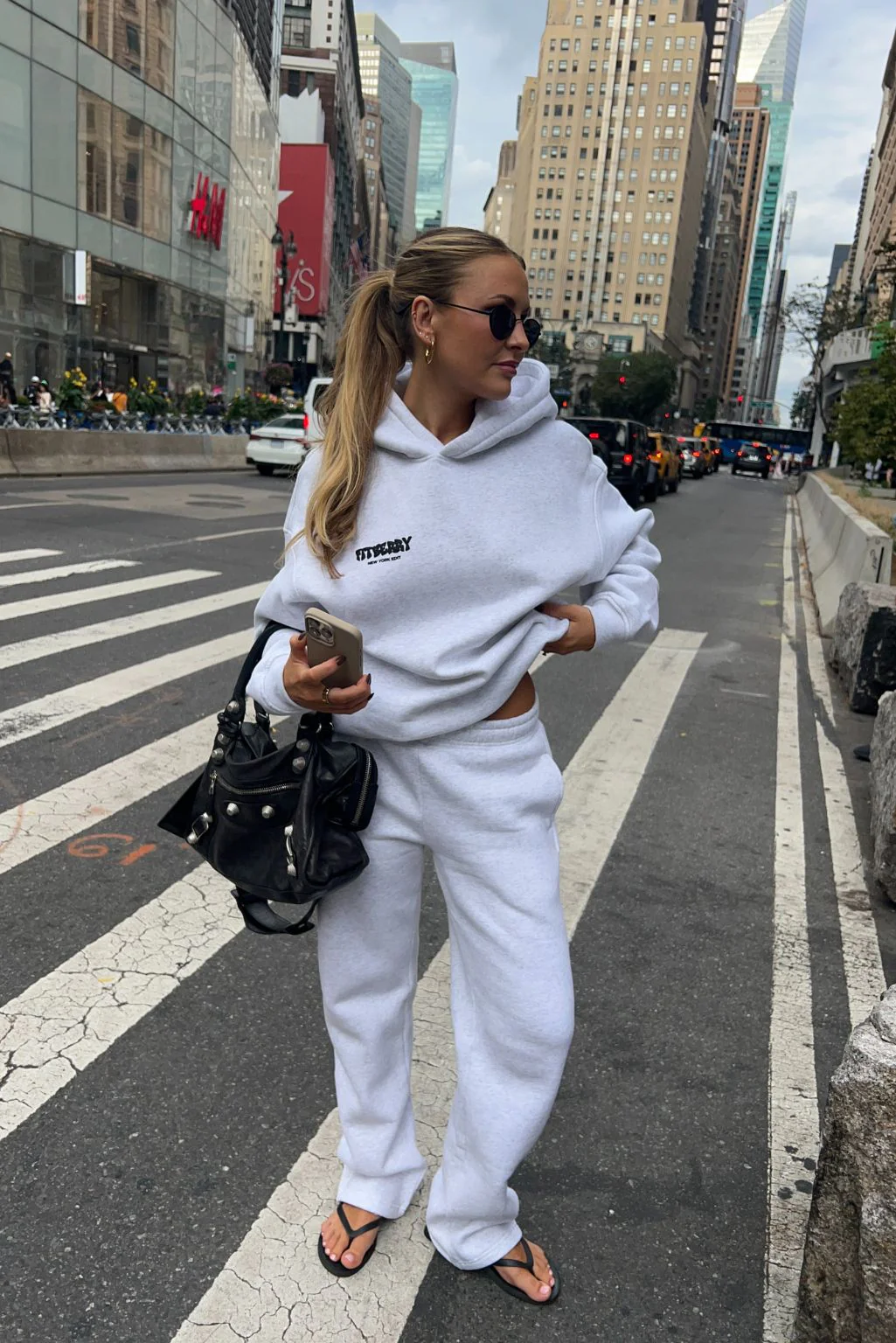 NEW YORK EDIT OVERSIZED HOODIE - Image 12