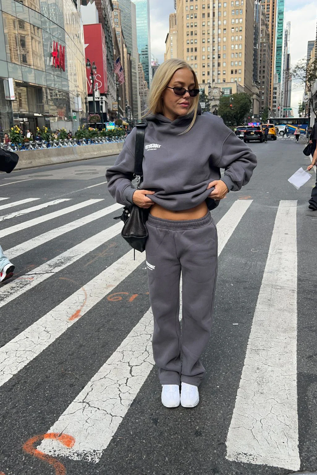 NEW YORK EDIT OVERSIZED HOODIE - Image 10